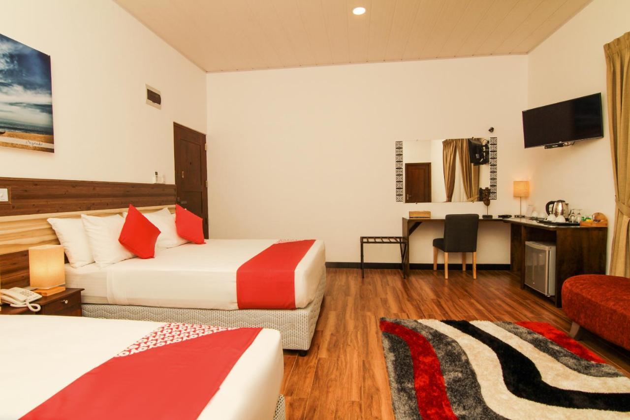 Clove Transit Hotel Kotugoda Exterior photo