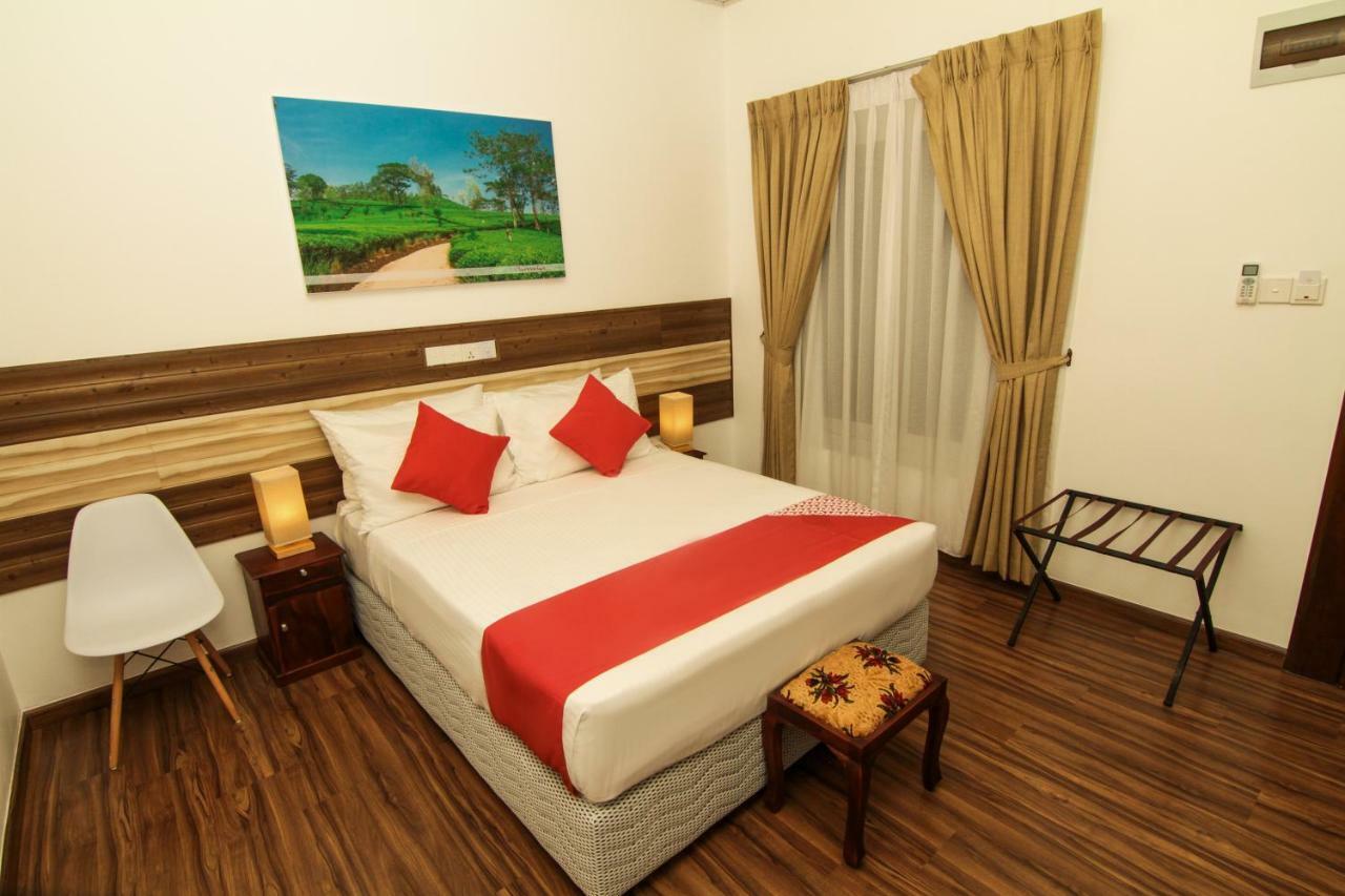 Clove Transit Hotel Kotugoda Exterior photo