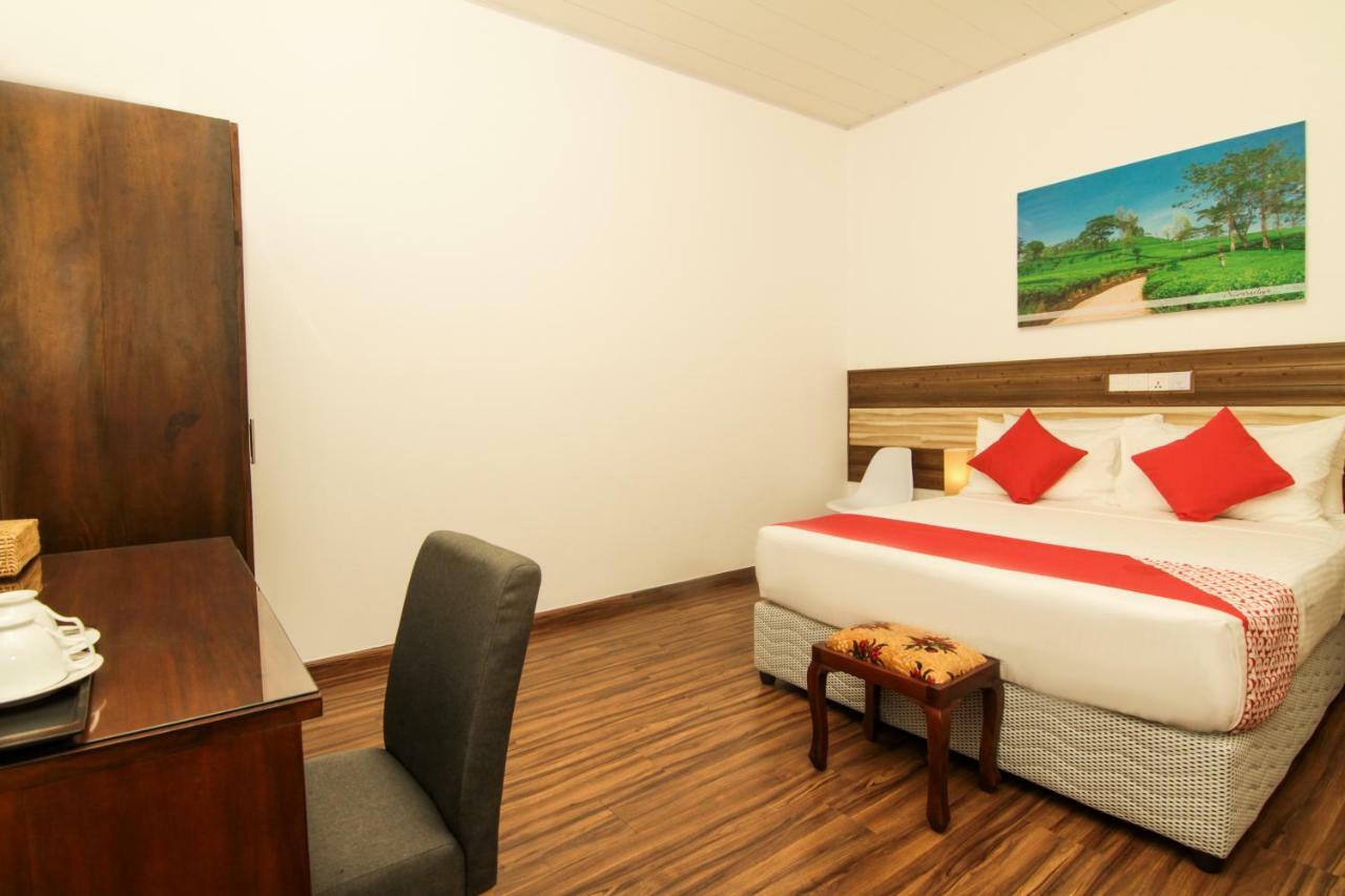 Clove Transit Hotel Kotugoda Exterior photo