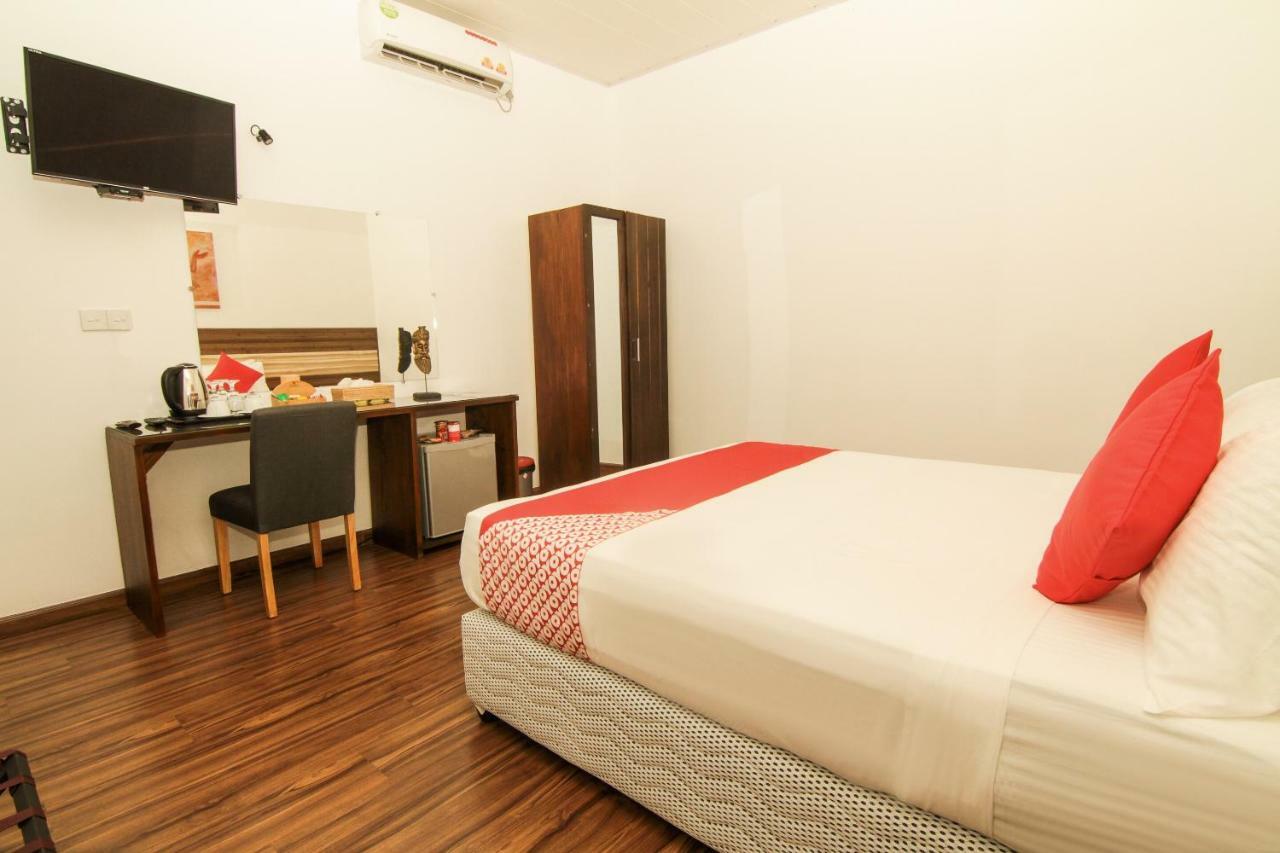 Clove Transit Hotel Kotugoda Exterior photo